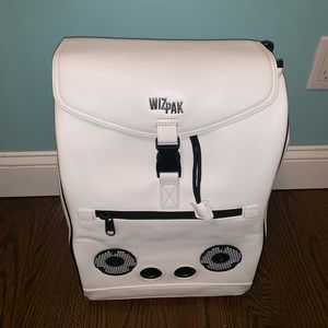 *BRAND NEW* WHITE WIZPAK